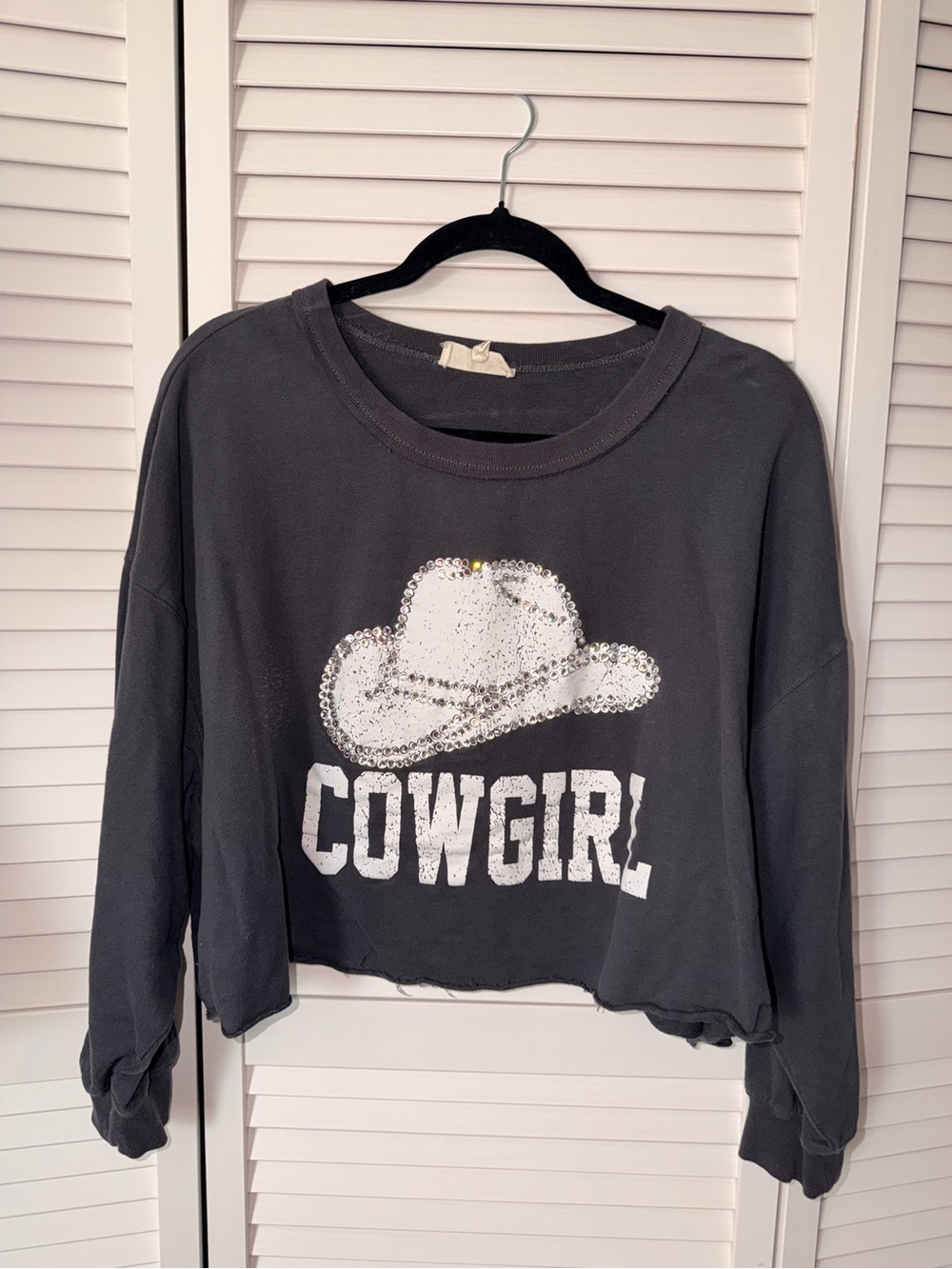 Peach Love California Black Cropped 'Cowgirl' Long Sleeve Tee